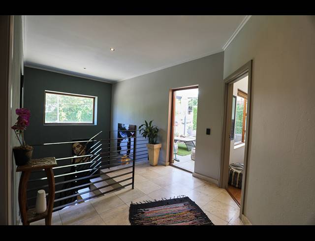 5 BEDROOM FREEHOLD TO LET IN NEWLANDS